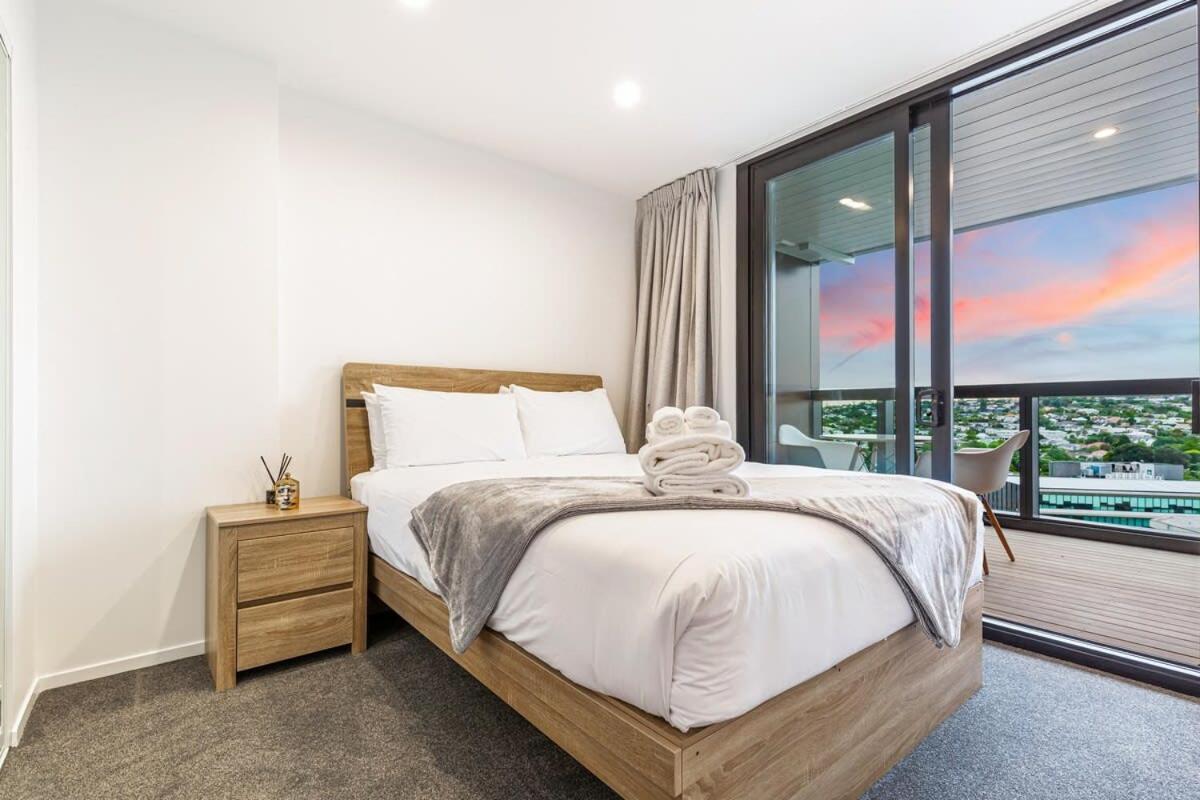 Stunning Ellerslie Apartment + Private Balcony Όκλαντ Εξωτερικό φωτογραφία