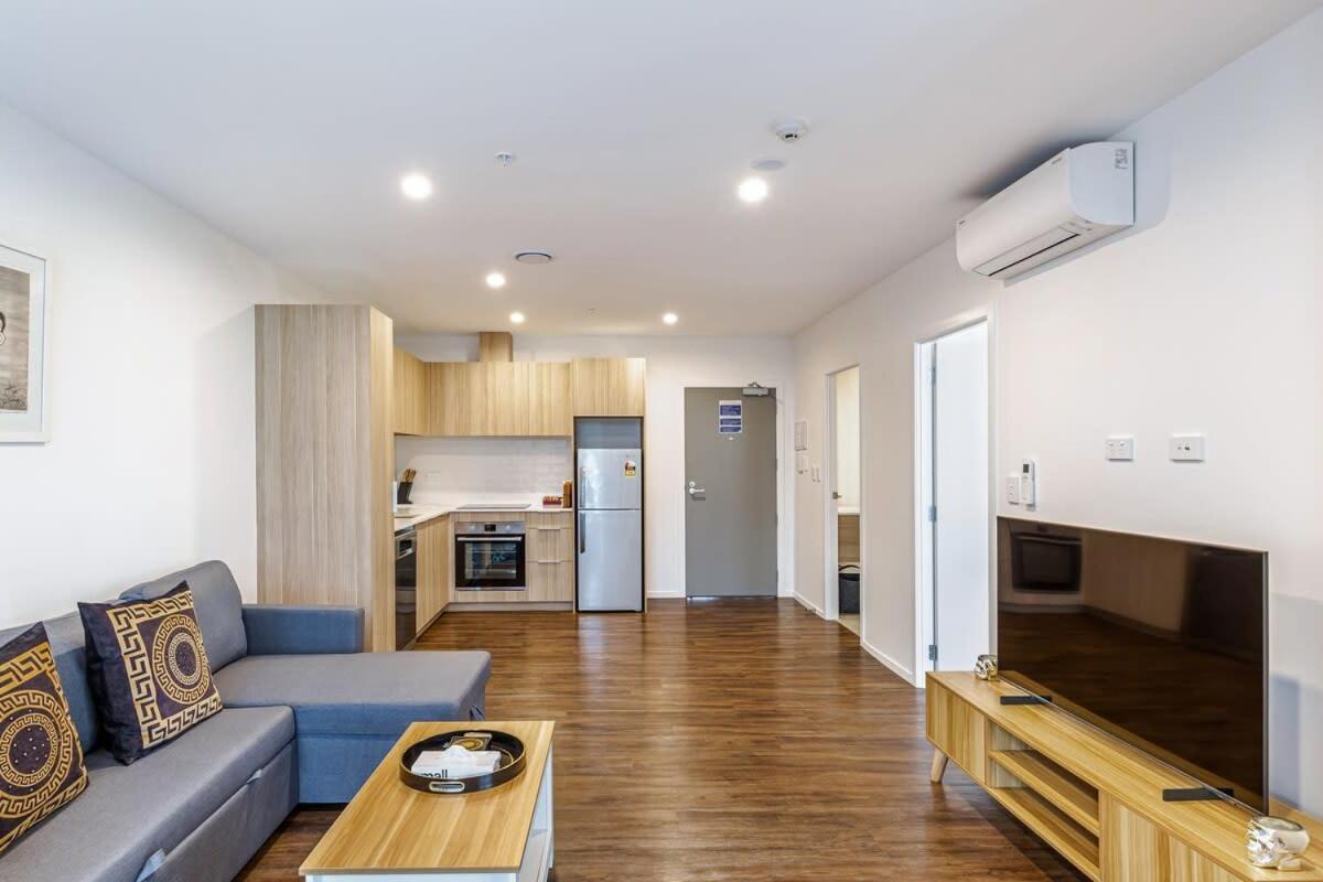 Stunning Ellerslie Apartment + Private Balcony Όκλαντ Εξωτερικό φωτογραφία