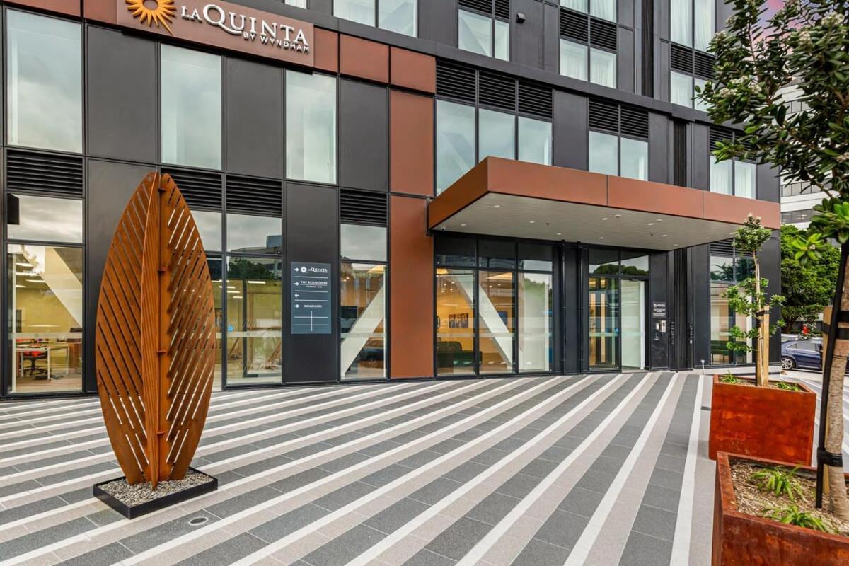 Stunning Ellerslie Apartment + Private Balcony Όκλαντ Εξωτερικό φωτογραφία